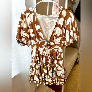 House of Harlow puffer sleeve dress